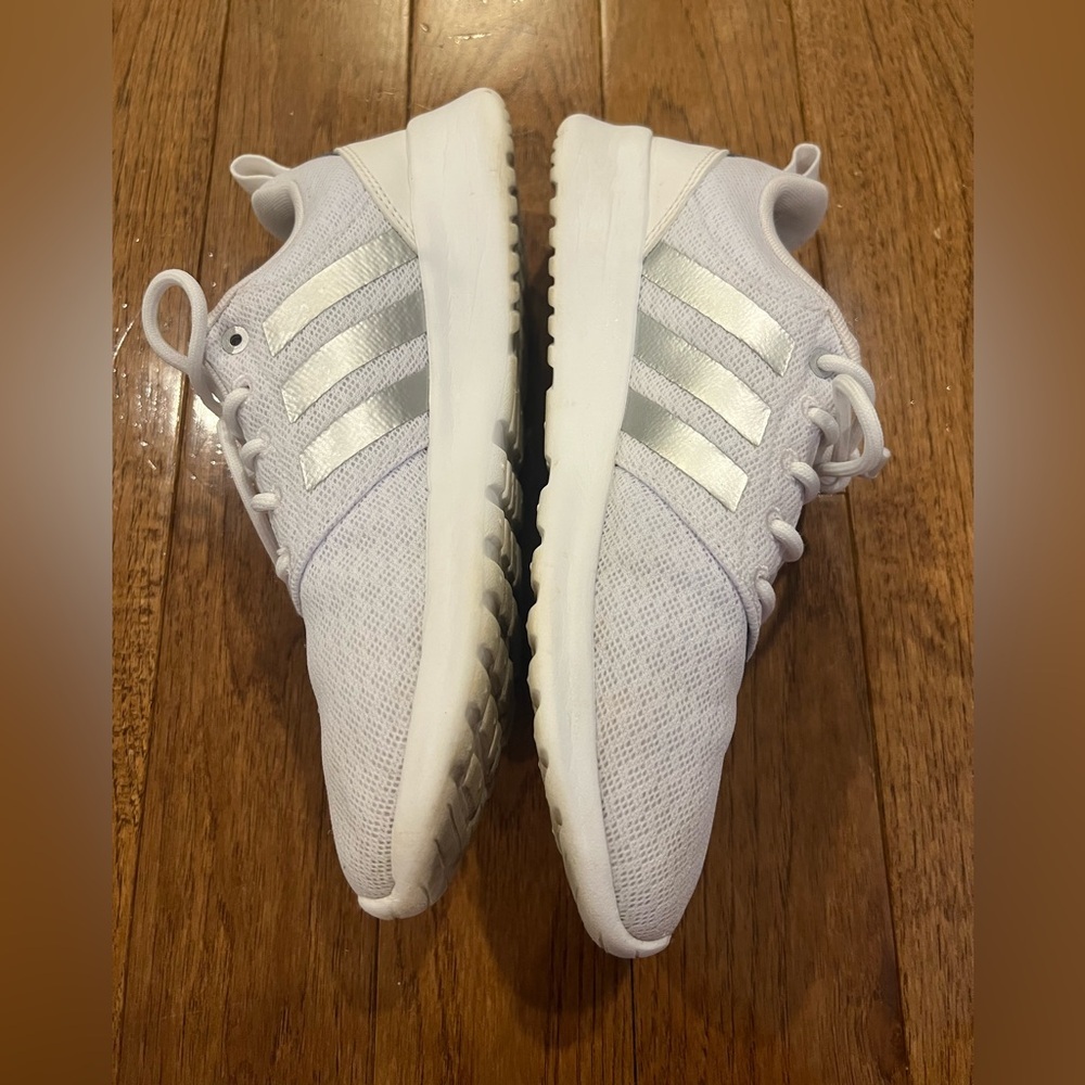 Adidas QT Racer 2.0 White and Metallic Silver Shoes 6.5 - Picture 5 of 9